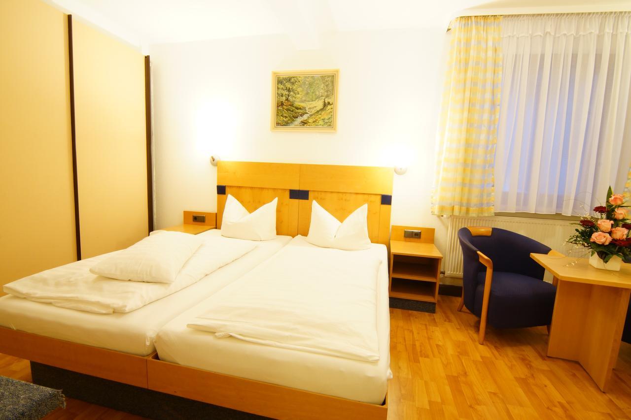 Hotel Spitzenpfeil Michelau in Oberfranken Экстерьер фото