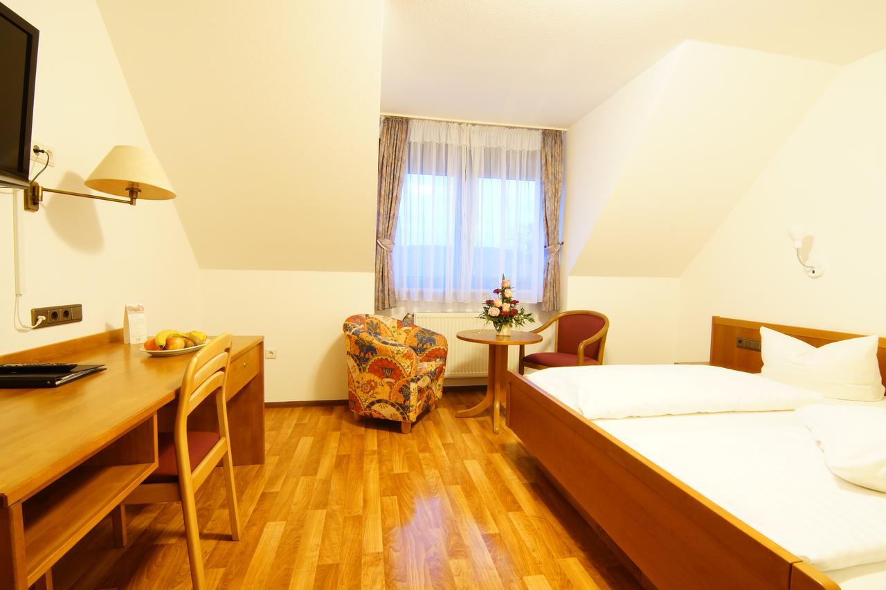 Hotel Spitzenpfeil Michelau in Oberfranken Экстерьер фото
