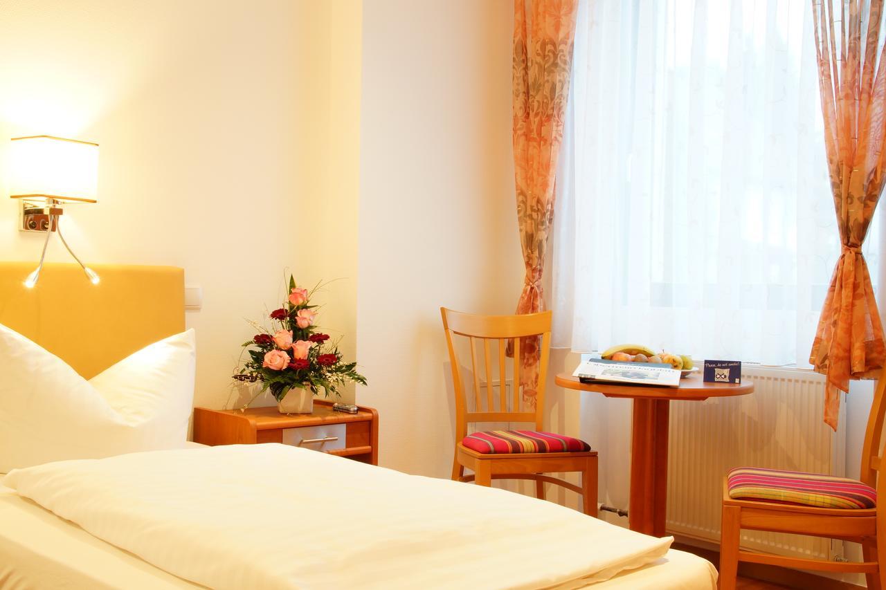 Hotel Spitzenpfeil Michelau in Oberfranken Экстерьер фото