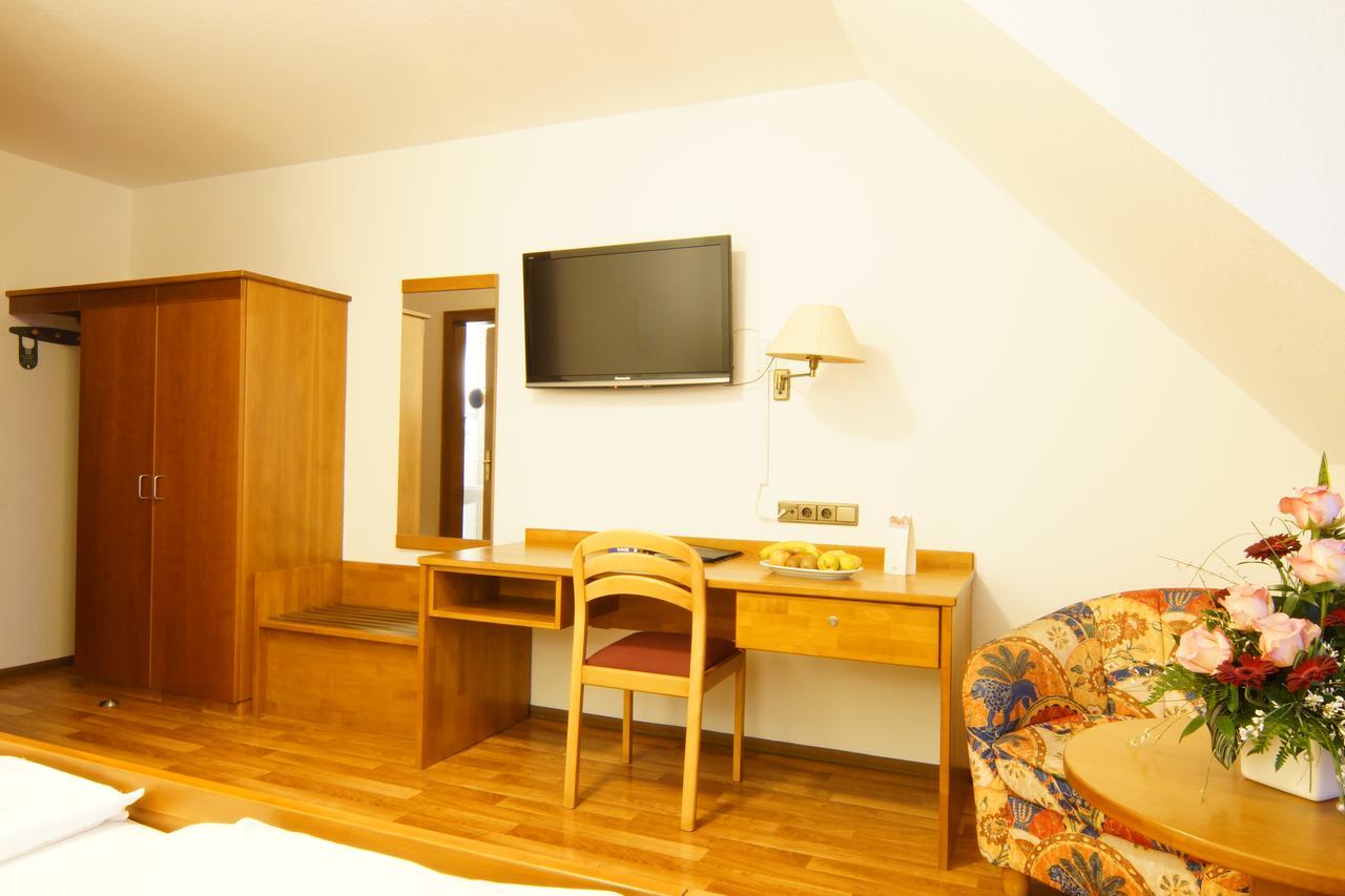 Hotel Spitzenpfeil Michelau in Oberfranken Экстерьер фото