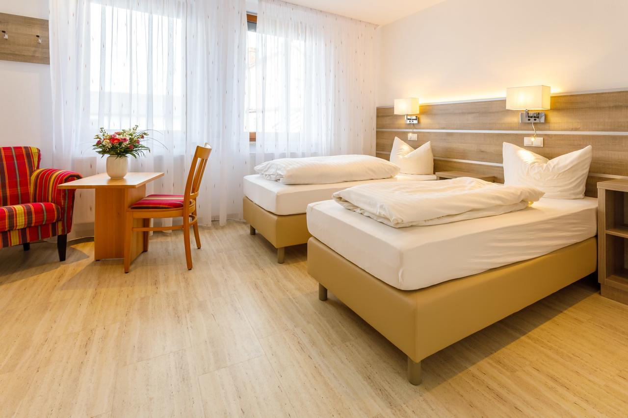 Hotel Spitzenpfeil Michelau in Oberfranken Экстерьер фото