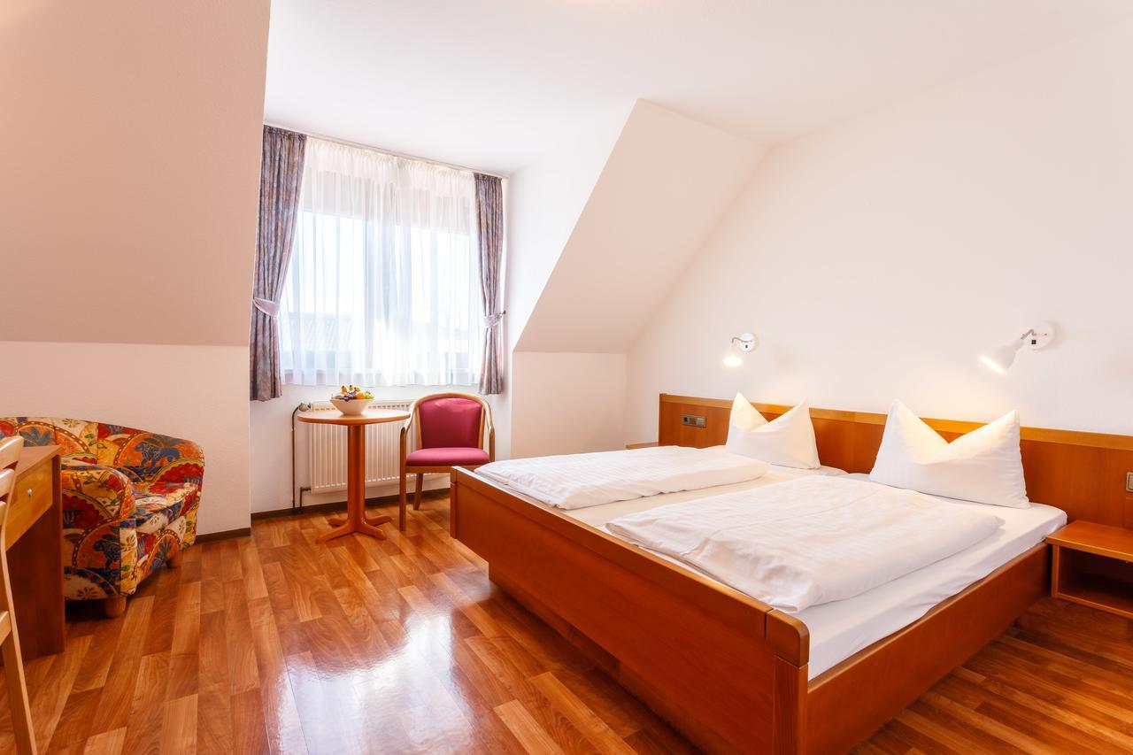 Hotel Spitzenpfeil Michelau in Oberfranken Экстерьер фото